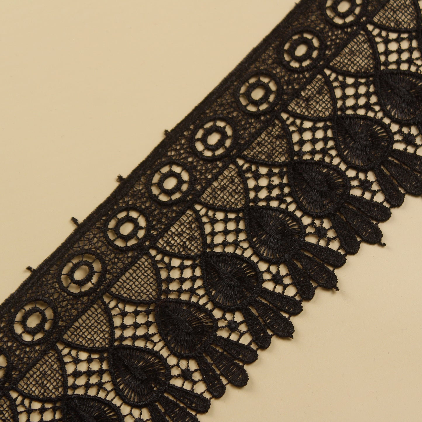 Black Scalloped GPO Lace Trim (5 Mtrs)